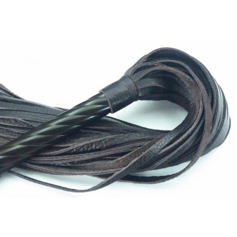Длинная плеть с рукоятью цвета шоколада - 66 см.